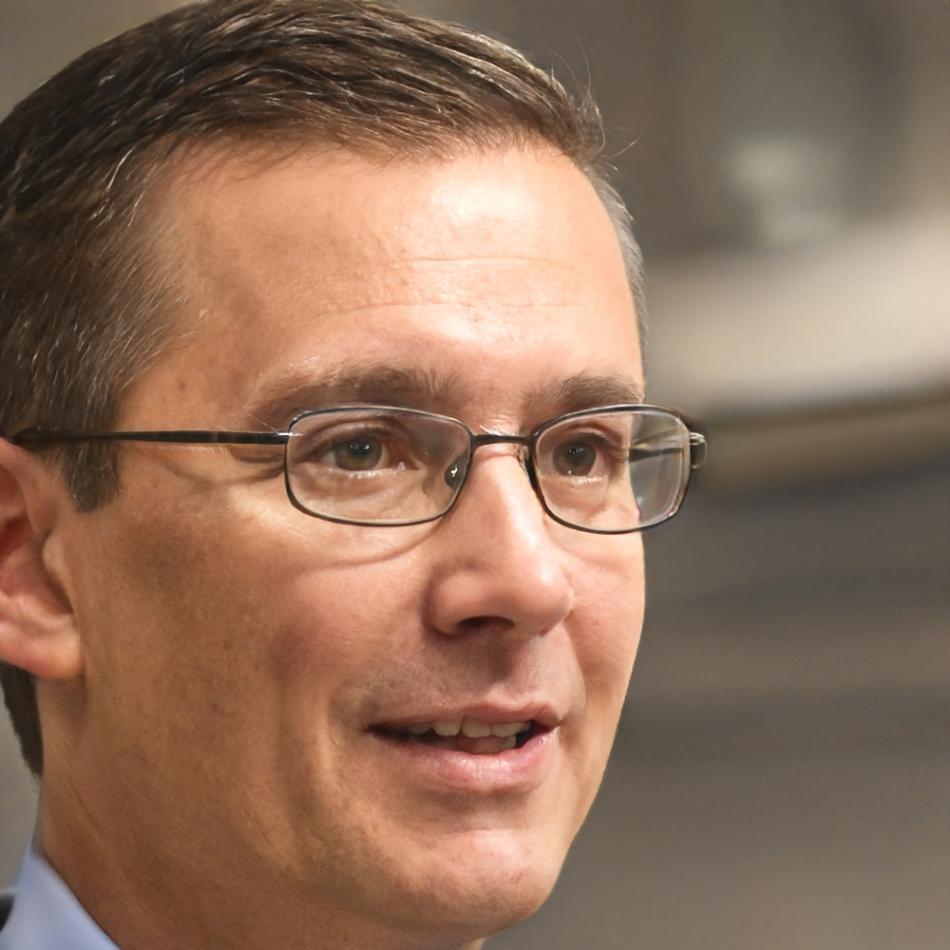 Portrait de Marc Dubois, expert en finance